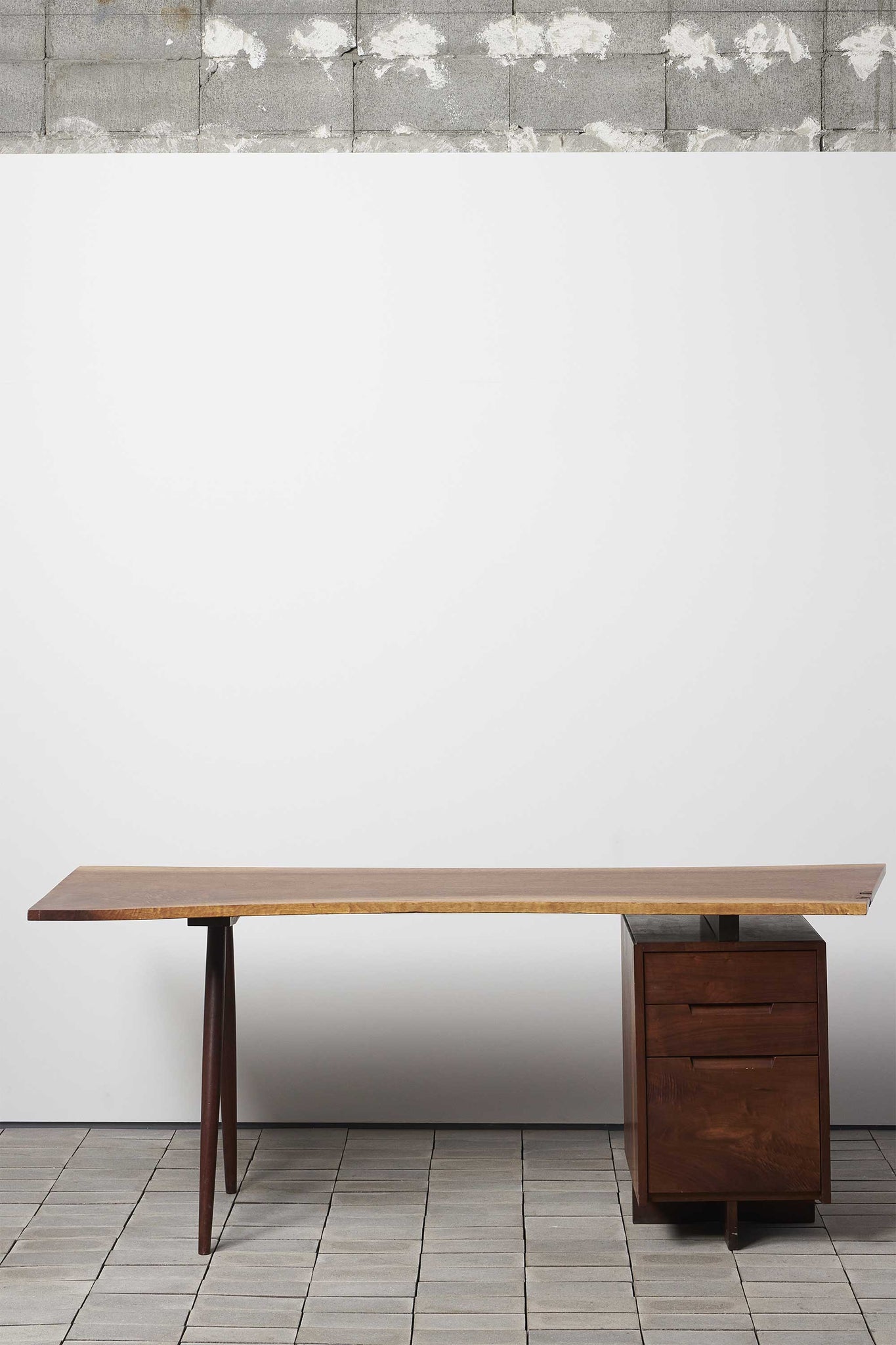 WOODEN DESK　SINGLE PEDESTAL