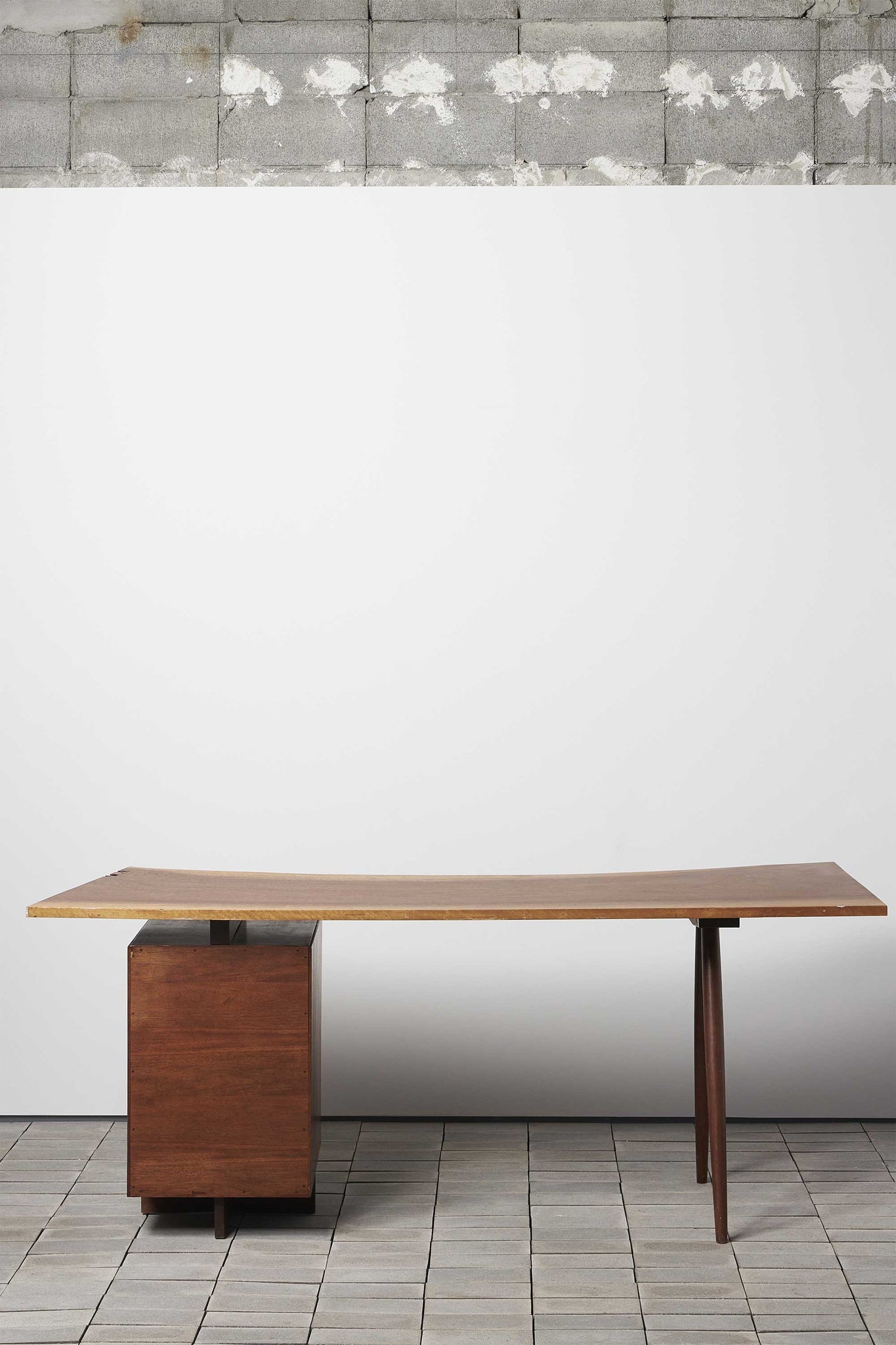 WOODEN DESK　SINGLE PEDESTAL