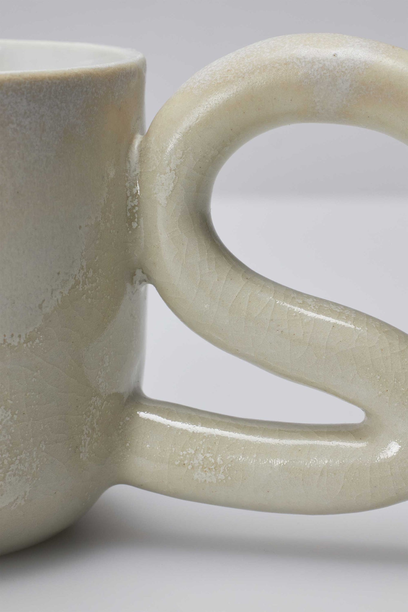 ALPHABET　HANDLE　MUG　CUP-E