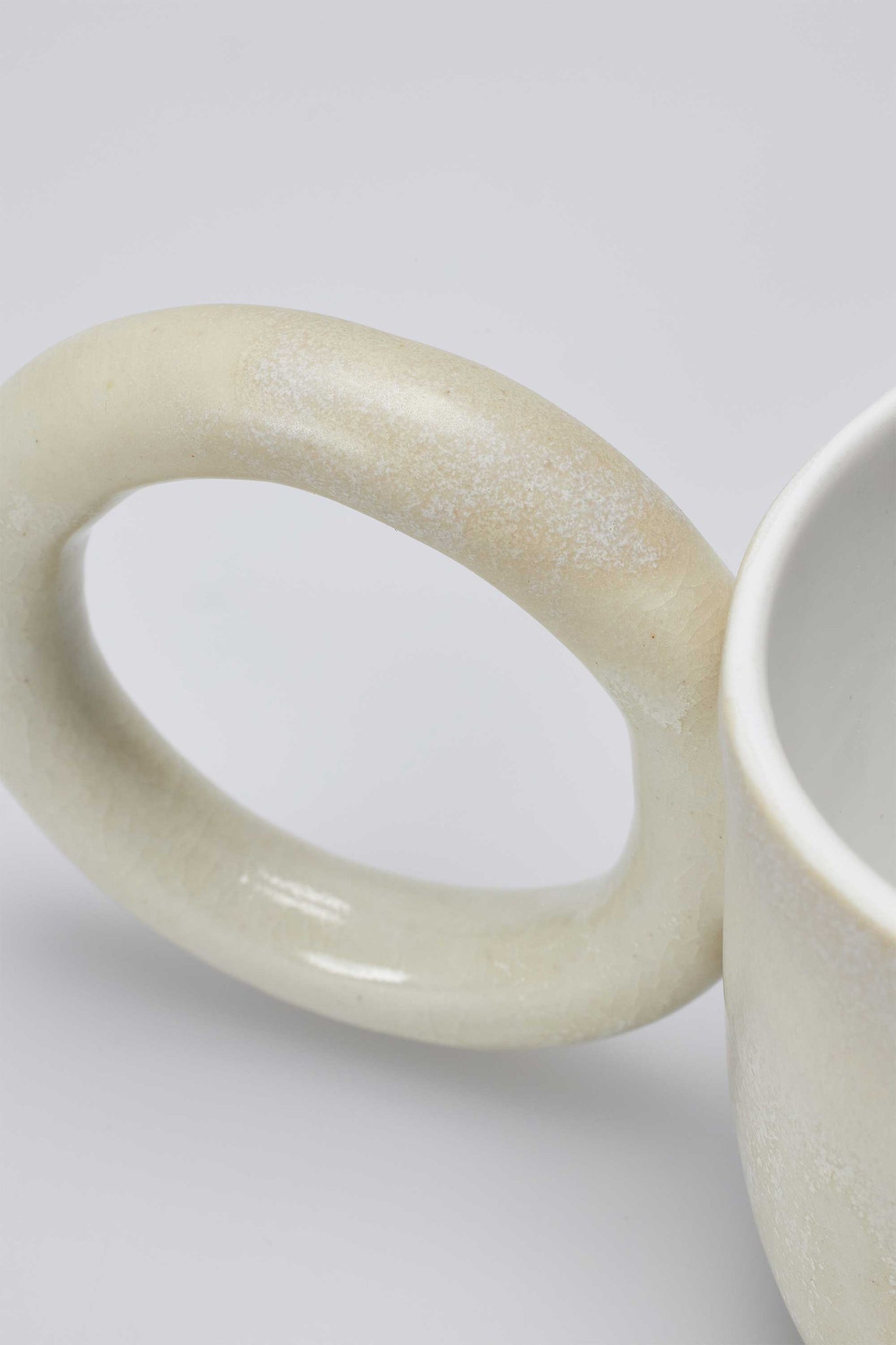 ALPHABET　HANDLE　MUG　CUP-O