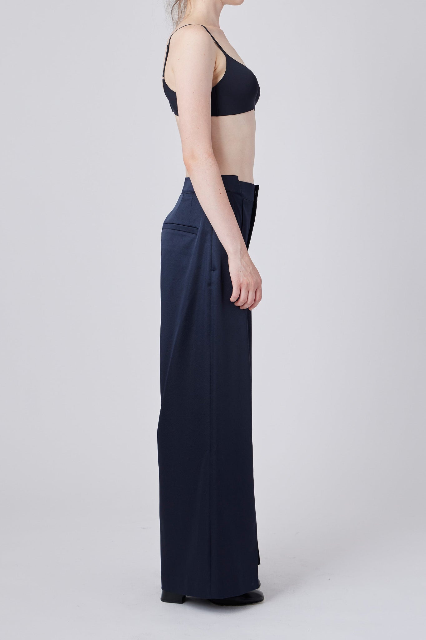 FRONT TUCK WIDE PANTS